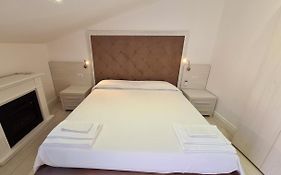 Isola Nel Parco Villas & Rooms